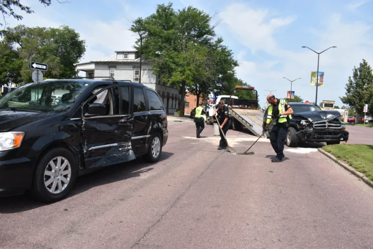 Broadway crash injures Hanska man